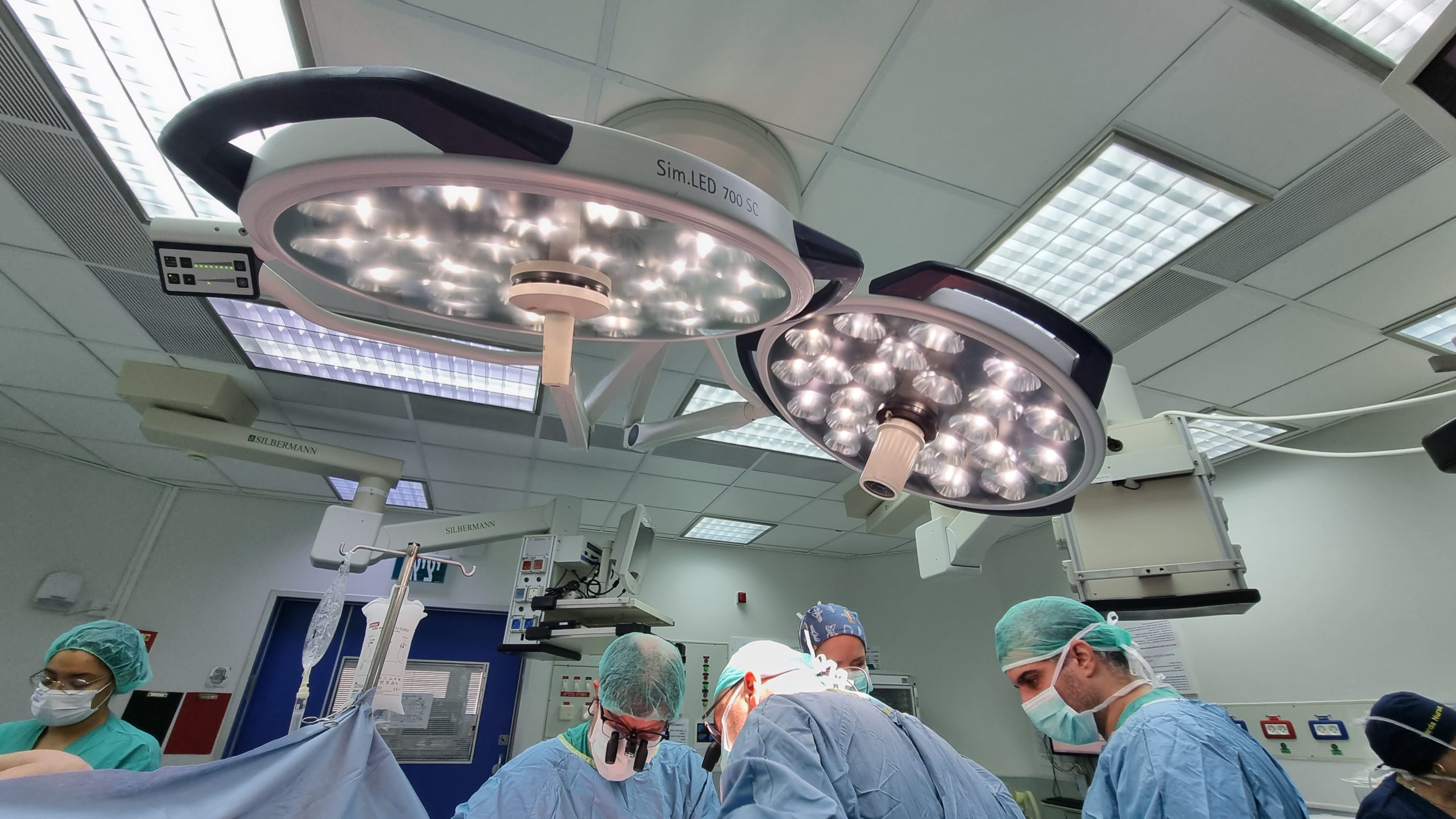 מנורות הניתוח של סימאון SIMEON MEDICAL
